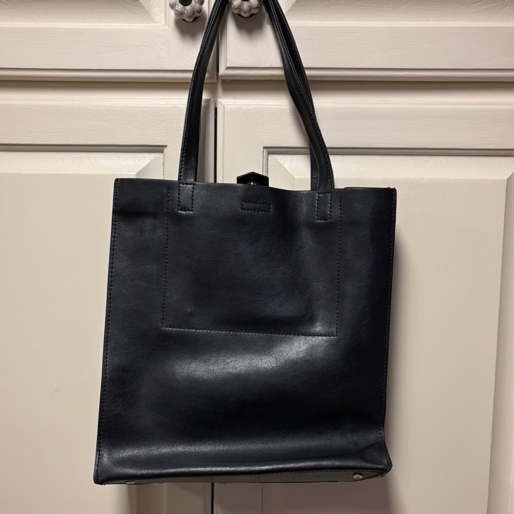 Gently used Banana Republic Elegant Black Tote Bag